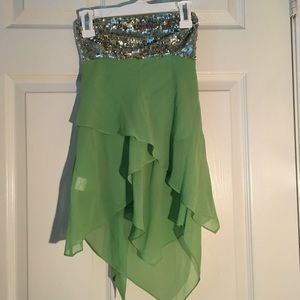Strapless green blouse